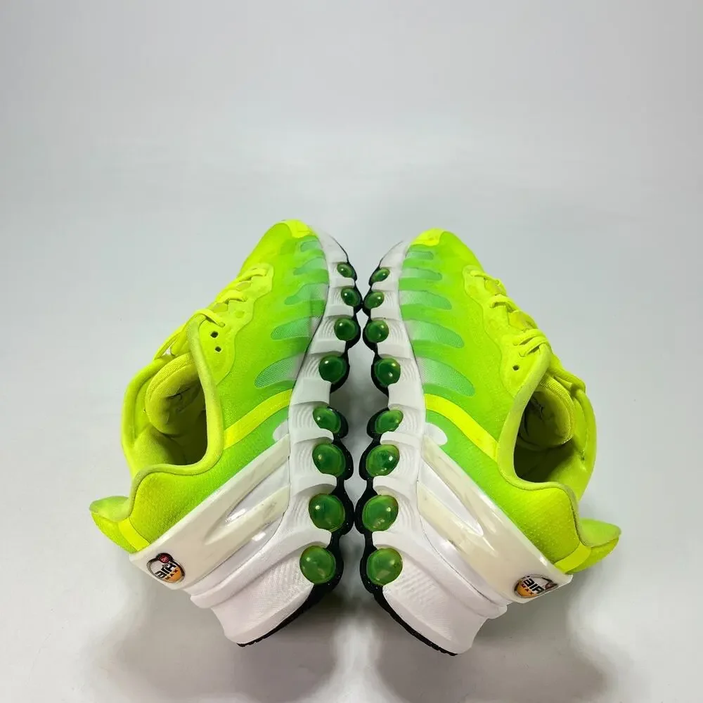 Nike Air Max DN8 Volt Green Strike Summit White Black HF5509-700 Womens Size 8.5